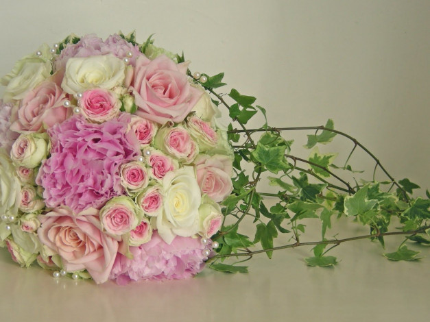 Обои картинки фото цветы, букеты, композиции, кремовый, розовый