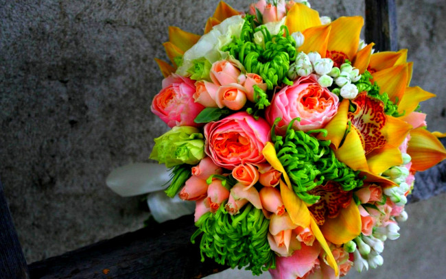 Обои картинки фото цветы, букеты, композиции, хризантемы, орхидеи, розы