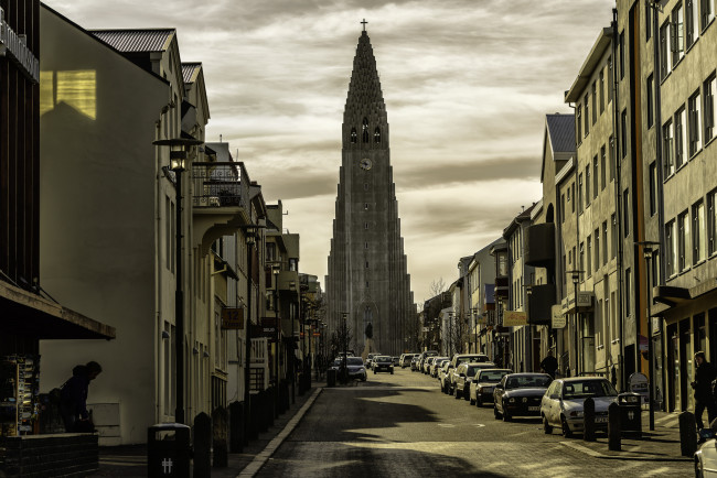 Обои картинки фото hallgr&, 237, mskirkja, church, reykjavik, iceland, города, рейкьявик, исландия, hallgrimskirkja, церковь, улица, хатльгримскиркья