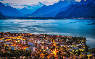 Картинка города -+пейзажи швейцария vevey on lake geneva озеро горы пейзаж побережье дома ночь огни