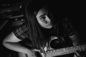 Картинка музыка -другое гитара взгляд девушка