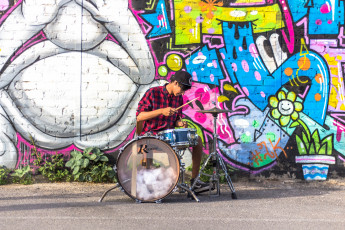 обоя музыка, -другое, граффити, парень, барабан