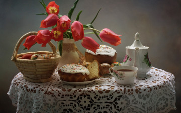 Картинка праздничные пасха чайник корзина стол чай чашка красные тюльпаны натюрморт яйца скатерть цветы праздник куличи тарелки ваза