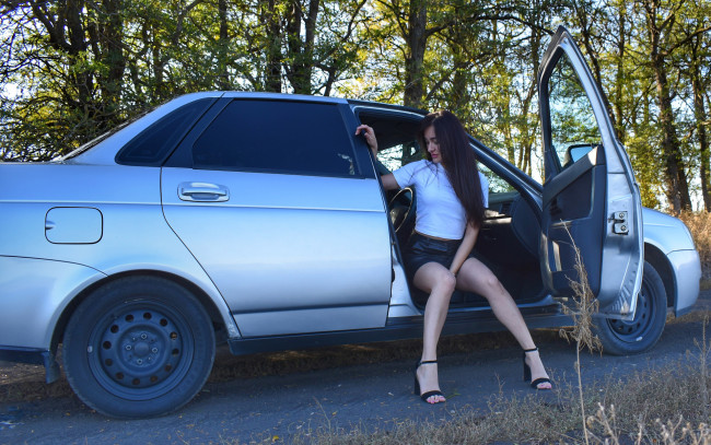 Обои картинки фото автомобили, -авто с девушками, lada, priora