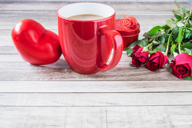Обои картинки фото еда, кофе,  кофейные зёрна, сердечко, чашка, коробочка, розы