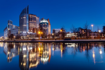 Картинка города -+огни+ночного+города ночной город гаага отражается в воде нидерланды