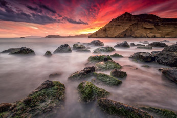 Картинка природа побережье гора скалы море берег камни рассвет