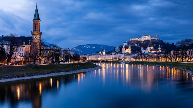 Обои картинки фото города, зальцбург , австрия, река, замок, вечер, огни