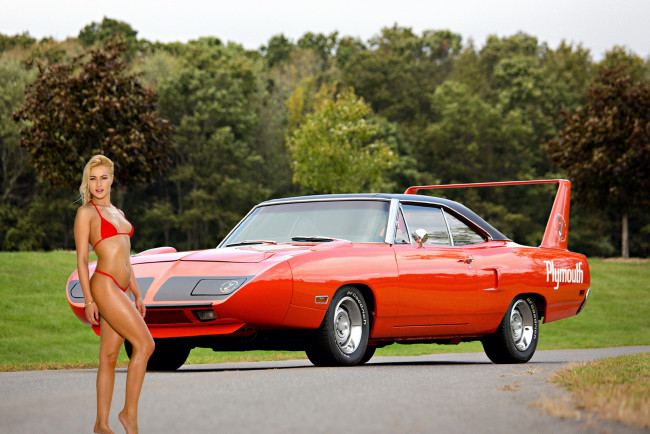 Обои картинки фото автомобили, -авто с девушками, 1970, plymouth, superbird
