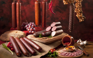 Картинка еда колбасные+изделия виноград специи products колбаса хлеб sausage meat помидоры перец