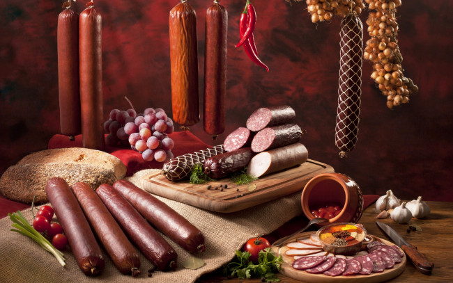 Обои картинки фото еда, колбасные изделия, виноград, специи, products, колбаса, хлеб, sausage, meat, помидоры, перец