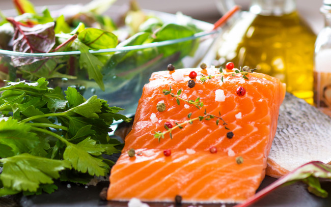 Обои картинки фото еда, рыба,  морепродукты,  суши,  роллы, специи, spices, fish, зелень, петрушка