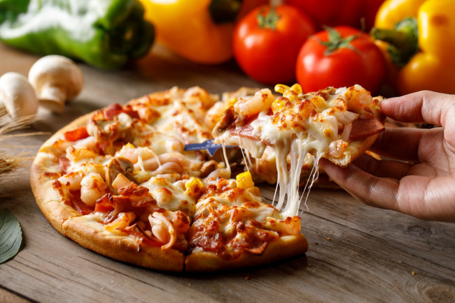 Обои картинки фото еда, пицца, начинка, сыр