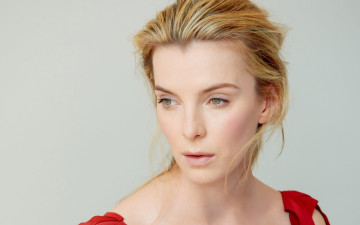 обоя betty gilpin, девушки, - лица,  портреты, betty, gilpin, блондинка, лицо