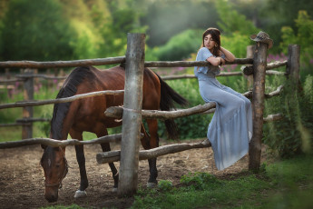 Картинка девушки -+брюнетки +шатенки девушка ограда лошадь фотограф анастасия бармина photar