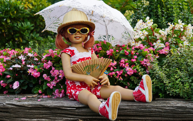Обои картинки фото разное, куклы, кукла, веер, зонтик, очки