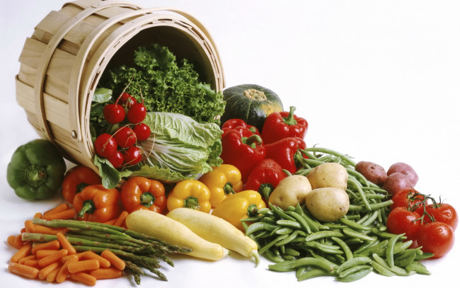 Обои картинки фото еда, овощи, перец, спаржа, морковь, фасоль, помидоры, салат