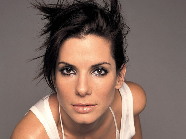 Обои картинки фото Sandra Bullock, девушки, , , лицо, взгляд, брюнетка