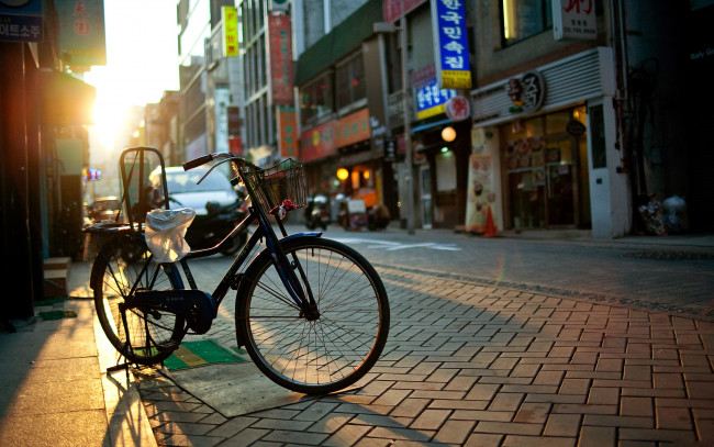 Обои картинки фото cityscapes, техника, велосипеды, велосипед, улица, город