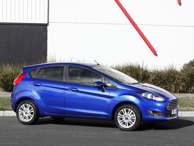 Обои картинки фото автомобили, ford, 2013г, au-spec, fiesta, 5-door, синий