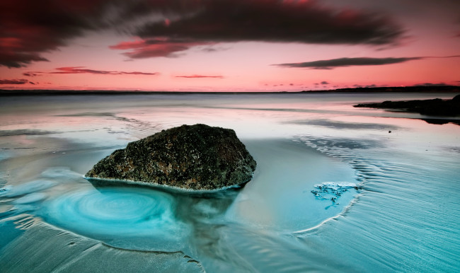 Обои картинки фото природа, побережье, море, камень, закат, горизонт