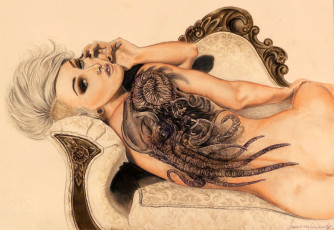 Картинка рисованные люди девушка тату узор лежа диван спиной