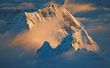 Картинка природа горы восход вершины туман