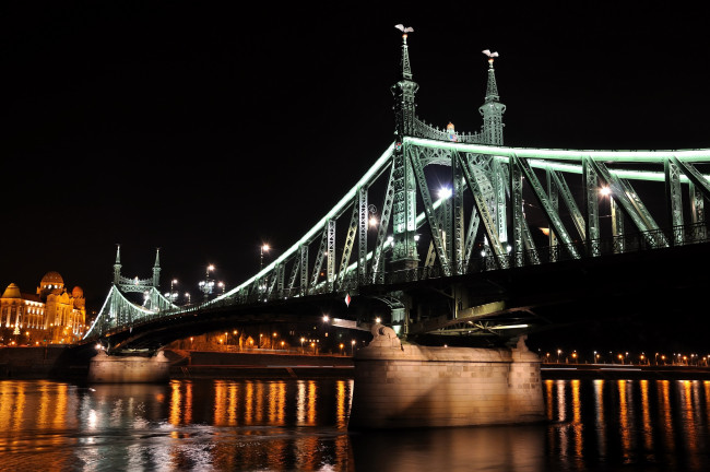 Обои картинки фото города, будапешт, венгрия, мост, река, огни, ночь