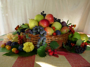 Картинка еда фрукты ягоды груши яблоки виноград сливы