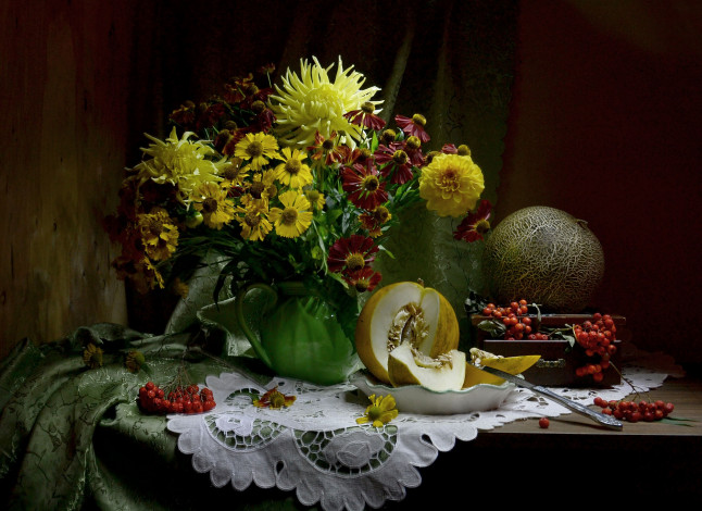 Обои картинки фото еда, натюрморт, сентябрь, рябина, фото, дыня, георгины, осень, гелениум, цветы