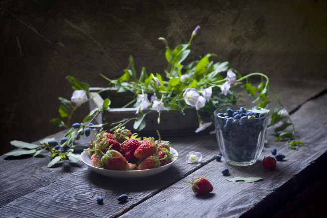Обои картинки фото еда, фрукты,  ягоды, натюрморт, ягоды, клубника, черника