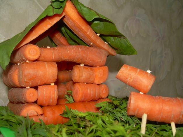 Обои картинки фото еда, морковь, морковка, домик