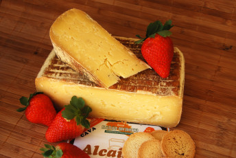 Картинка еда сырные+изделия сыр клубника