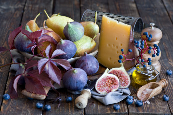 Картинка еда разное голубика ягоды виноград инжир фиги сыр натюрморт листья груши