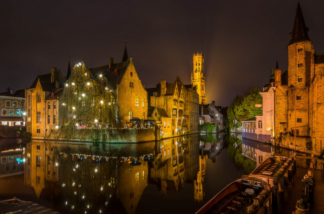 Обои картинки фото rozenhoedkaai,  bruges, города, брюгге , бельгия, здания, ночь, каналы, огни