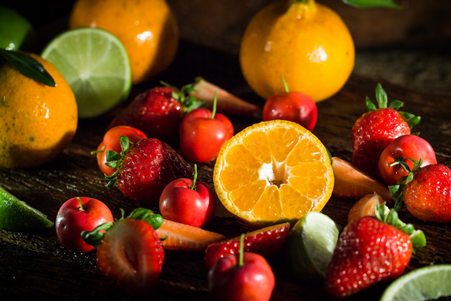 Обои картинки фото еда, фрукты,  ягоды, клубника, яблоко, ягоды