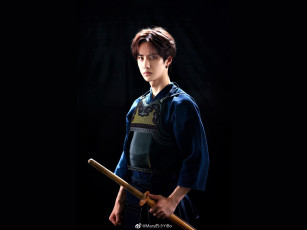 Картинка мужчины wang+yi+bo актер певец костюм меч