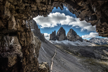 Картинка природа горы италия облака склон дорога скалы доломитовые альпы