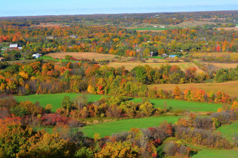 Картинка природа пейзажи осень дома деревья поля холмы небо