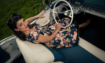 Картинка автомобили -авто+с+девушками макияж брюнетка взгляд девушка кабриолет автомобиль платье улыбка