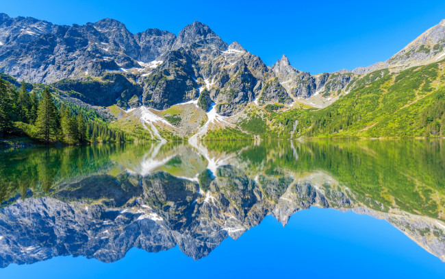 Обои картинки фото природа, реки, озера, солнце, деревья, польша, камни, скалы, горы, озеро, tatra, mountains, отражение, вода