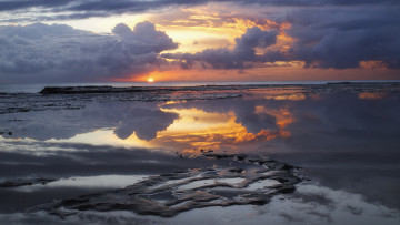 Картинка природа моря океаны отмели море закат солнце тучи небо