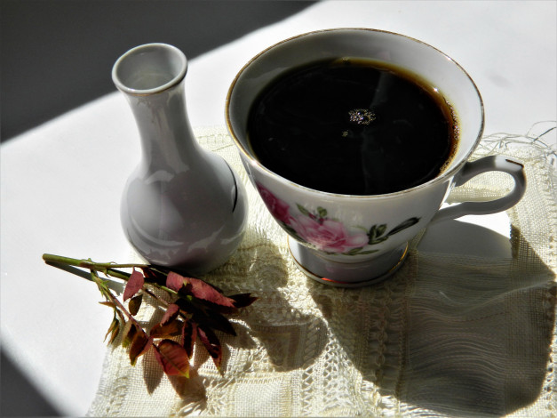 Обои картинки фото еда, кофе,  кофейные зёрна, напиток, чашка