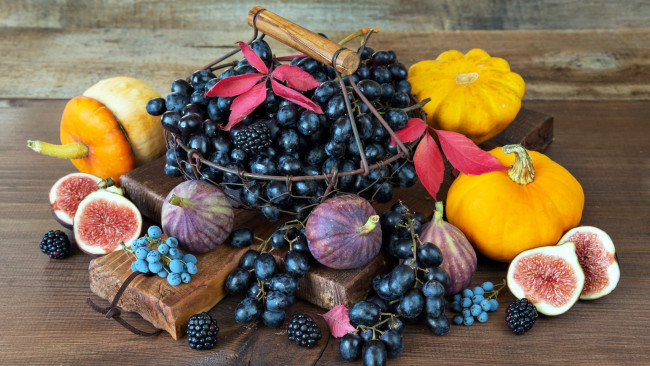 Обои картинки фото еда, фрукты и овощи вместе, виноград, инжир, тыква, ежевика