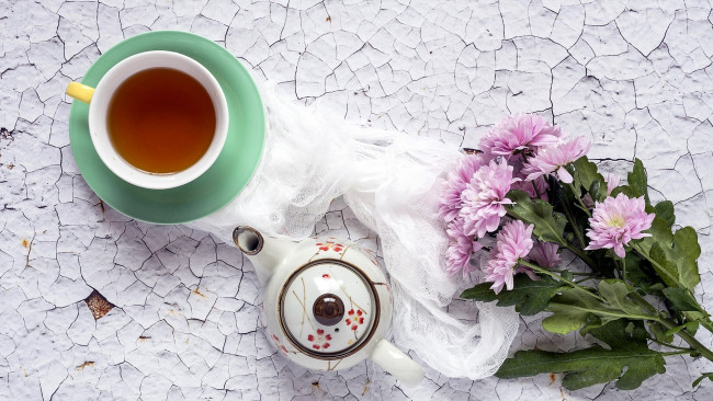 Обои картинки фото еда, напитки,  Чай, заварник, чай, хризантемы