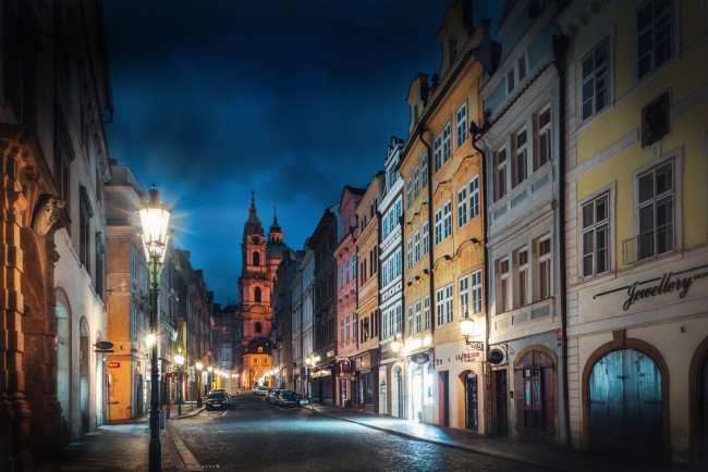 Обои картинки фото города, прага , Чехия, улица, здания, дома, прага, фонари, ночной, город, мостовая, prague, czech, republic