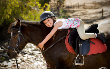 Картинка разное дети девочка лошадь всадница