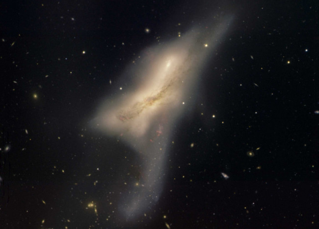 Обои картинки фото сталкивающиеся, галактики, ngc, 520, космос, туманности