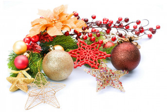 Картинка праздничные украшения ягоды шарики снежинки еловая ветка