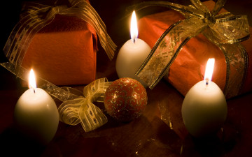 Картинка праздничные новогодние свечи подарки коробочки шарик